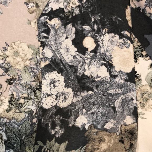 Floral print romper - Picture 3 of 4